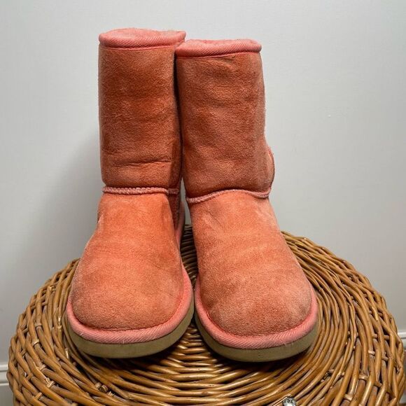 UGG Classic‎ Short 5825 Leather Sheepskin Lined Winter Boots Pink Coral Orange 7 - Picture 2 of 9